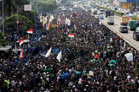 Indonesia shelves plan to revise election law as protests rage.